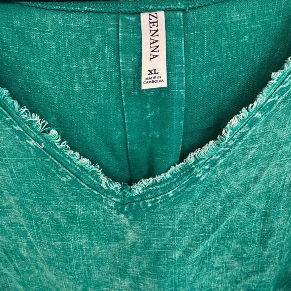 Zenana Green Sunwashed Tank Top with V-Neckline and Raw Edge Size XL - Picture 2 of 5